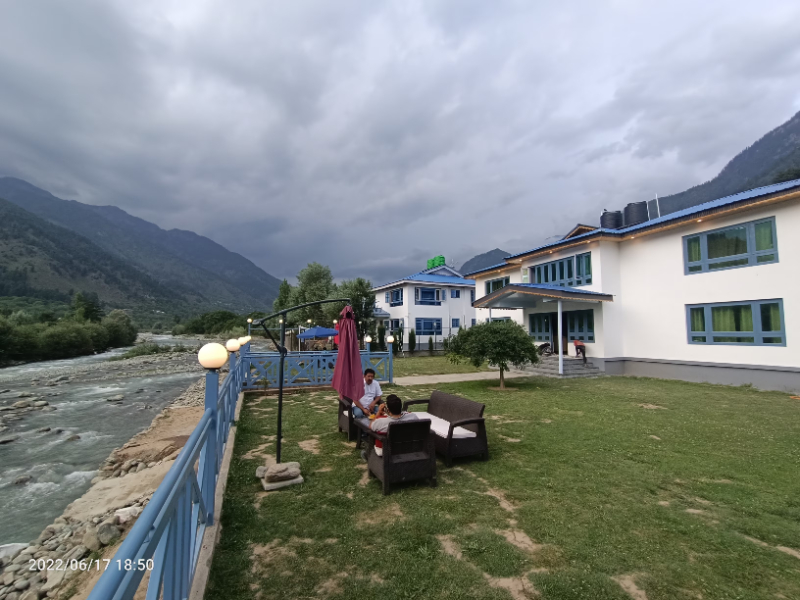 Snow-covered peaks in Pahalgam.