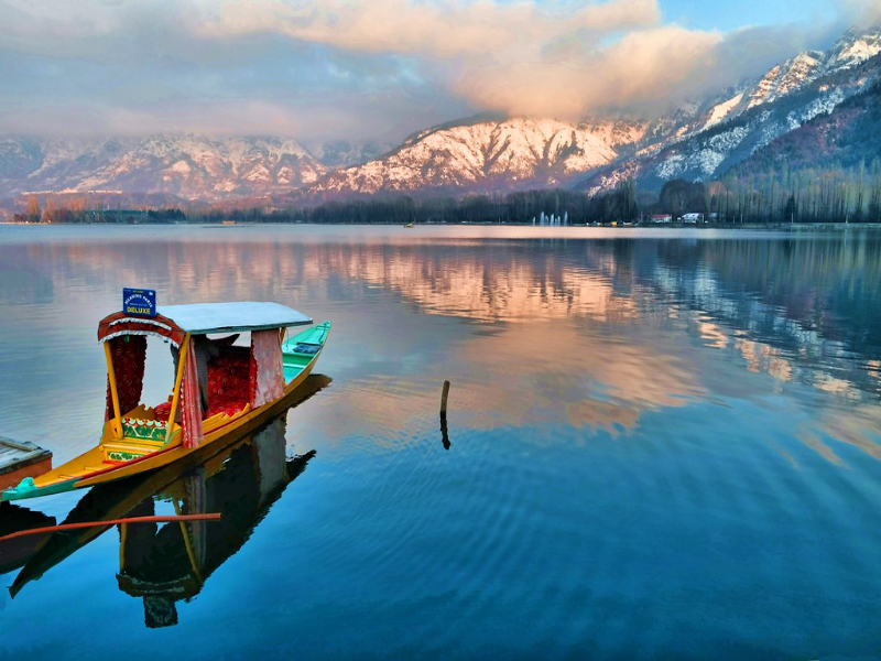 Dal Lake in winter