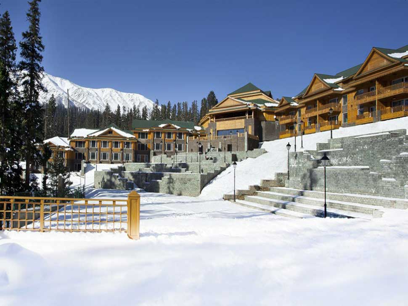 Luxury Stays in Kashmir