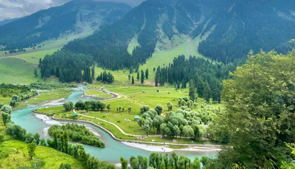  Betaab Valley