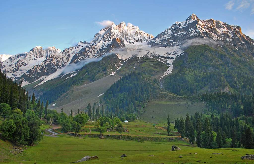 Thajwas Glacier 