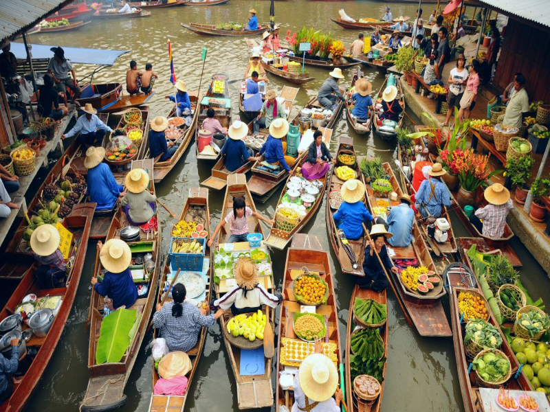 Floating market