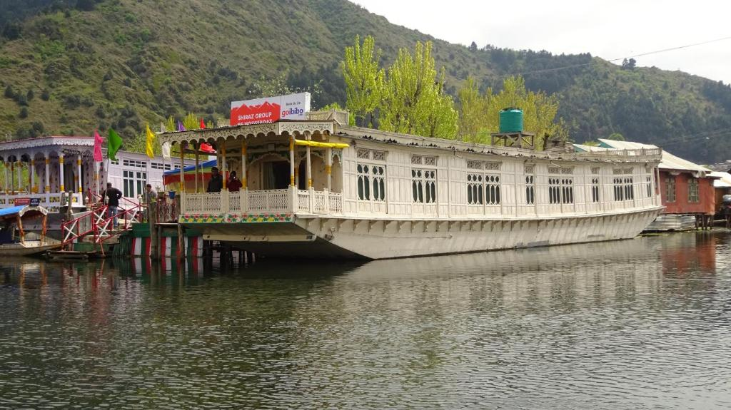 Houseboat in Dal Lake