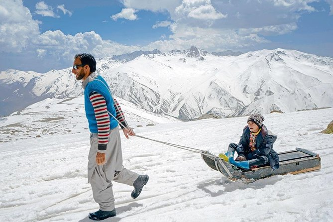 Sledge riding Sonamarg